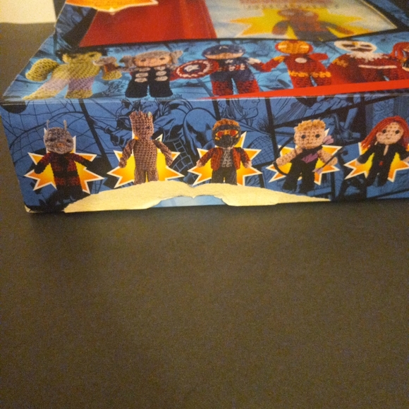 Marvel Universe Crochet Craft Kit, Makes 12 Marvel Superheroes - Picture 3 of 3